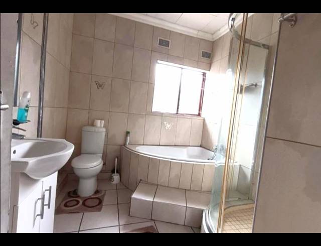 3 BEDROOM HOUSE FOR SALE IN VELD EN VLEI